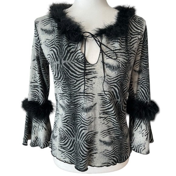 American Vintage Gray Zebra Knit Feather Boa Trim Size Large Bell Sleeves Top - Picture 1 of 11